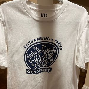 Uniqlo T-shirt (Keith Haring)